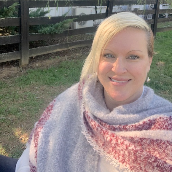 Meet your Posher, Molly - Picture 1 of 1